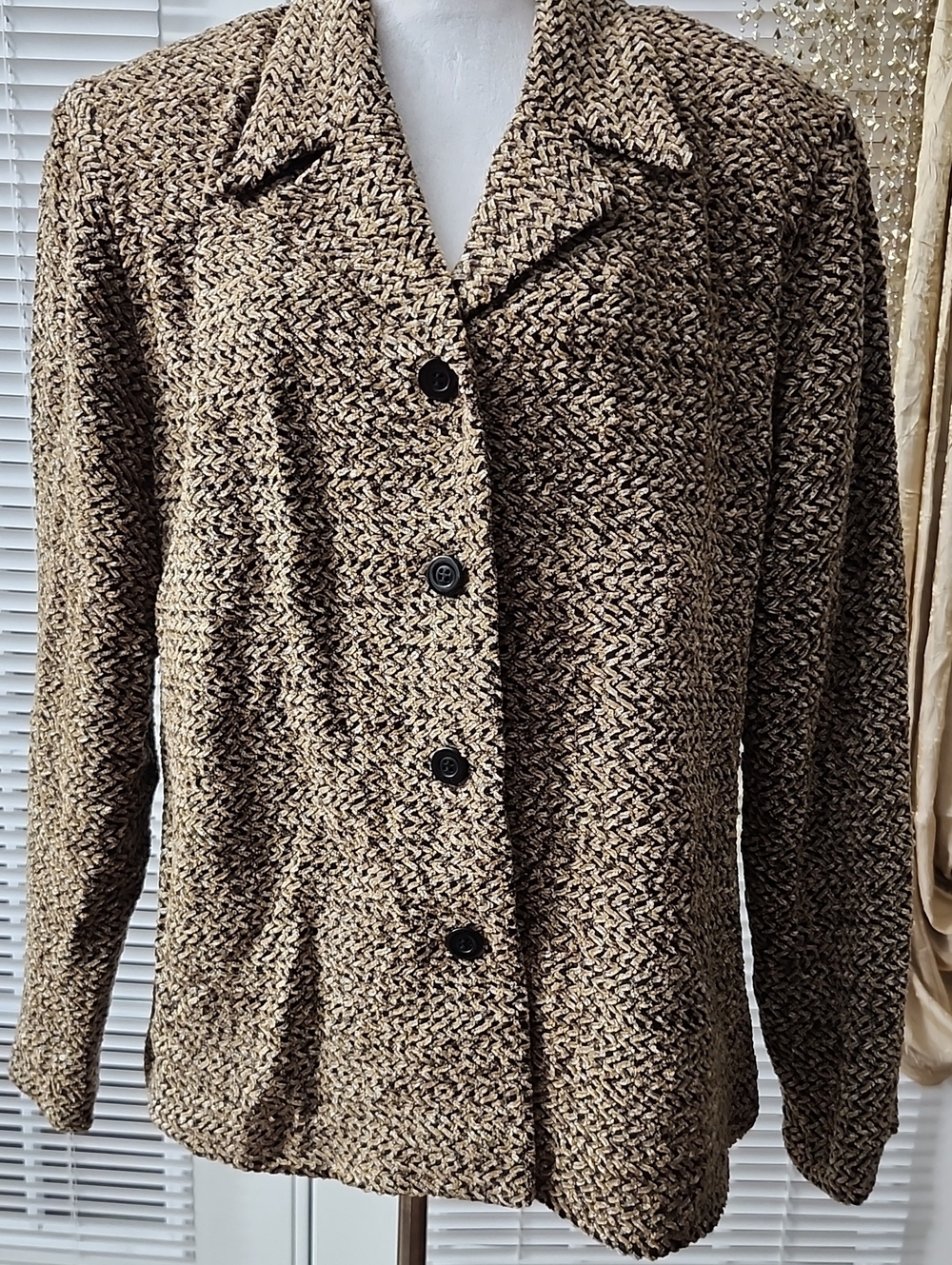 Liz Baker Brown Textured Knit Button-Front Blazer